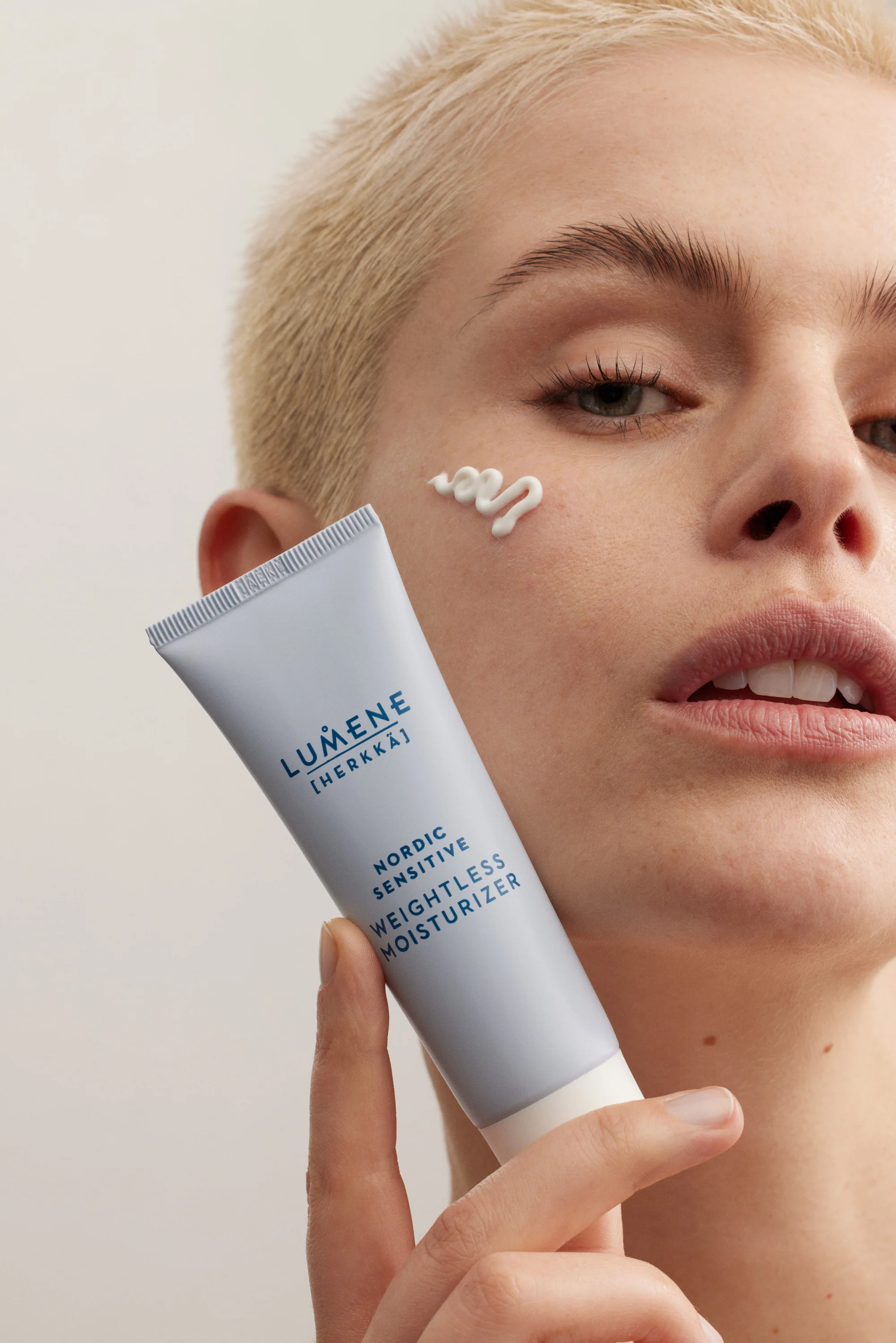 Weightless Moisturizer - Image 4