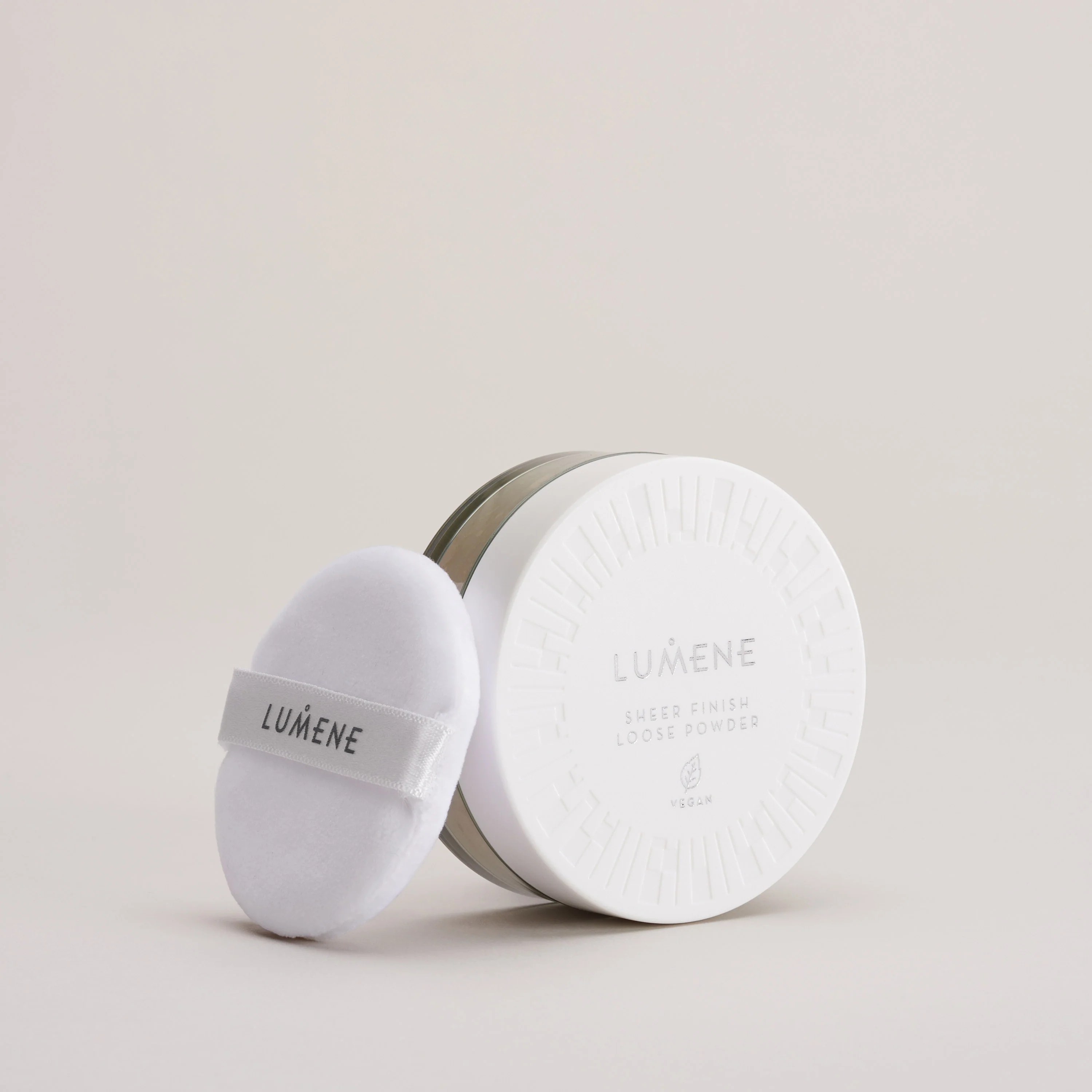 Sheer Finish Loose Powder - Image 4